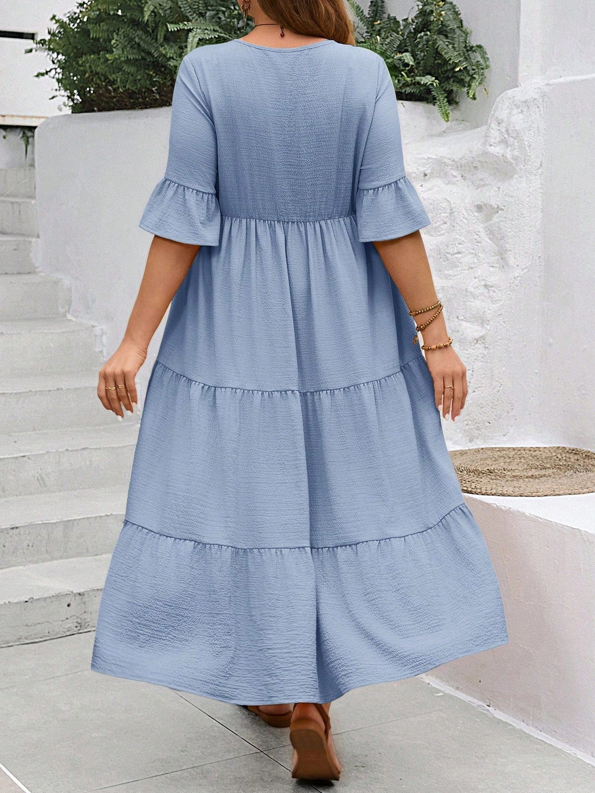Vestido Feminino  longo de mangas com babado Gigela. Plus Size