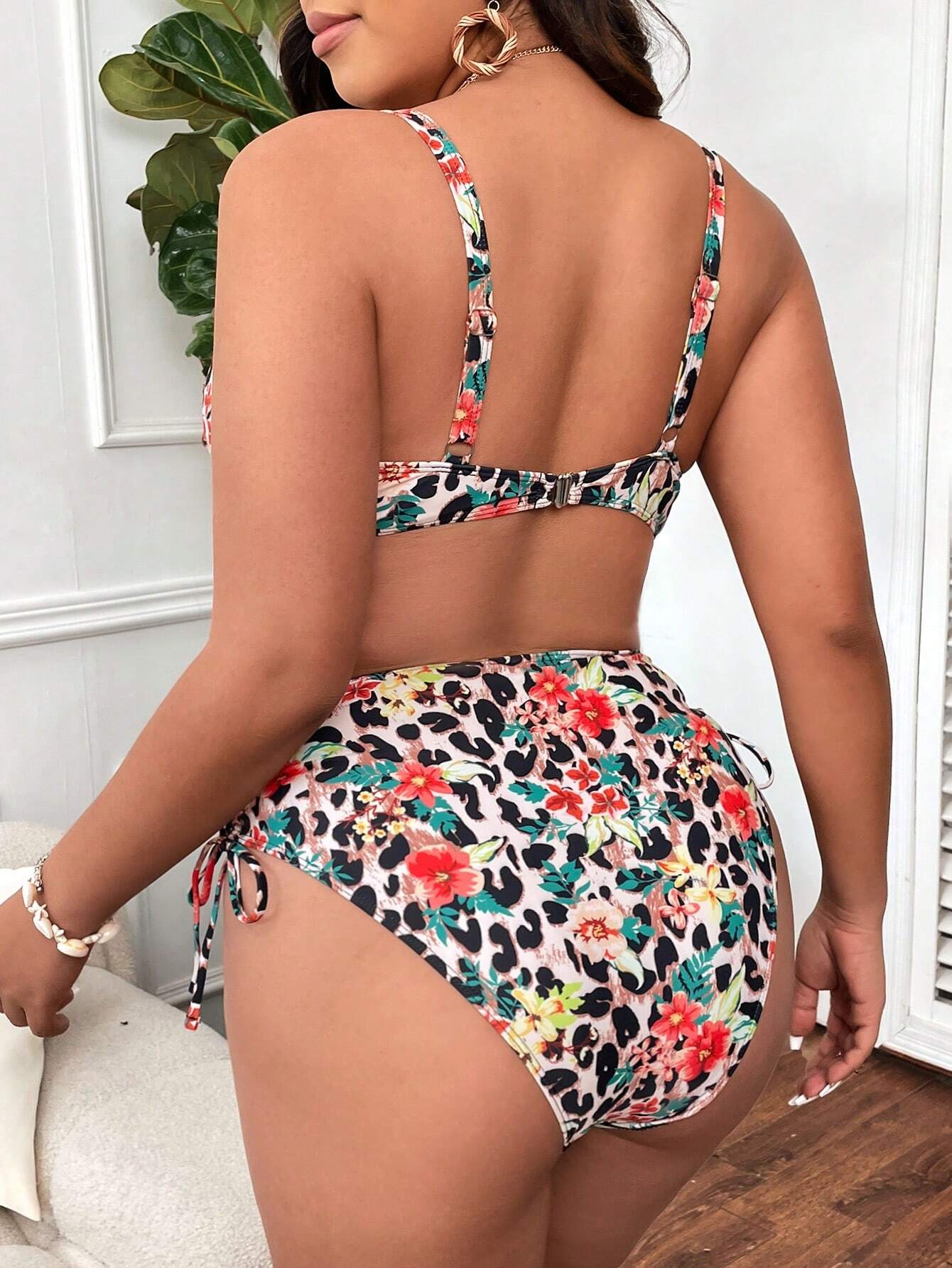 Conjunto de Biquini de Leopardo e Flores - Plus Size